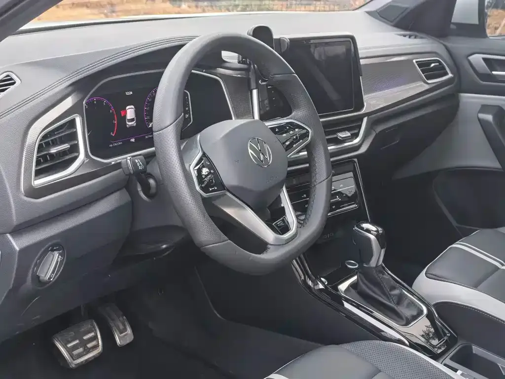 Volkswagen T-Roc 2023 из CN, фото 3