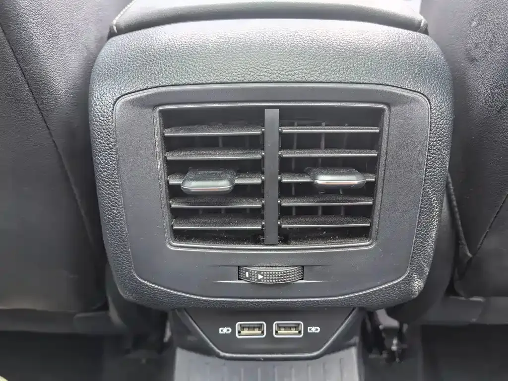 Volkswagen T-Roc 2023 из CN, фото 7