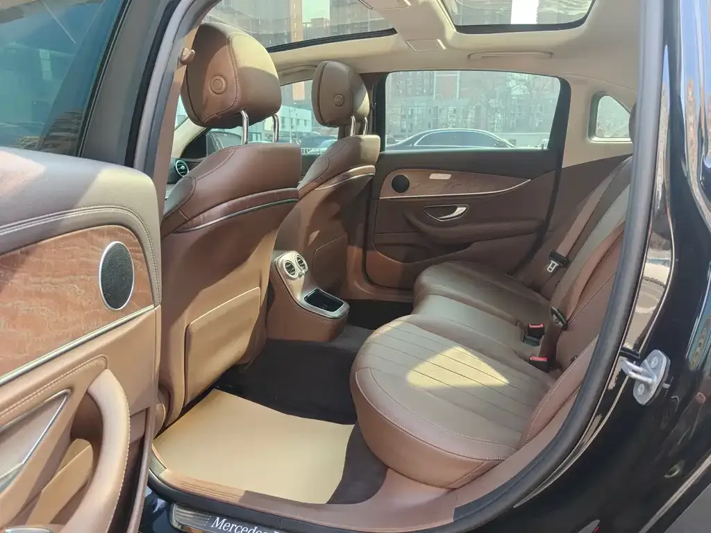 Mercedes-Benz E-Class 2023 из CN, фото 2
