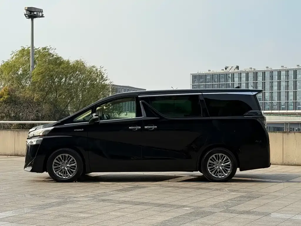 Toyota Vellfire 2021 из CN, фото 2