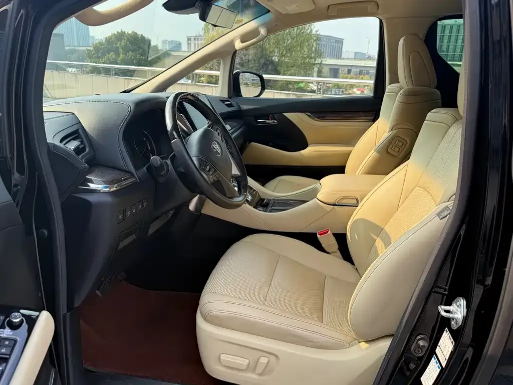 Toyota Vellfire 2021 из CN, фото 3