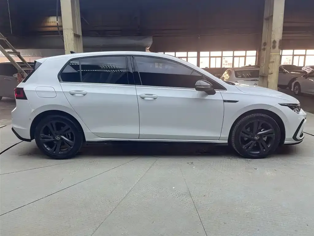 Volkswagen Golf 2022 из CN, фото 8