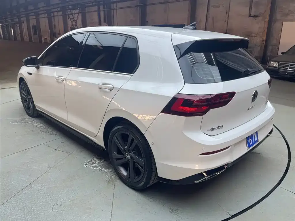 Volkswagen Golf 2022 из CN, фото 10