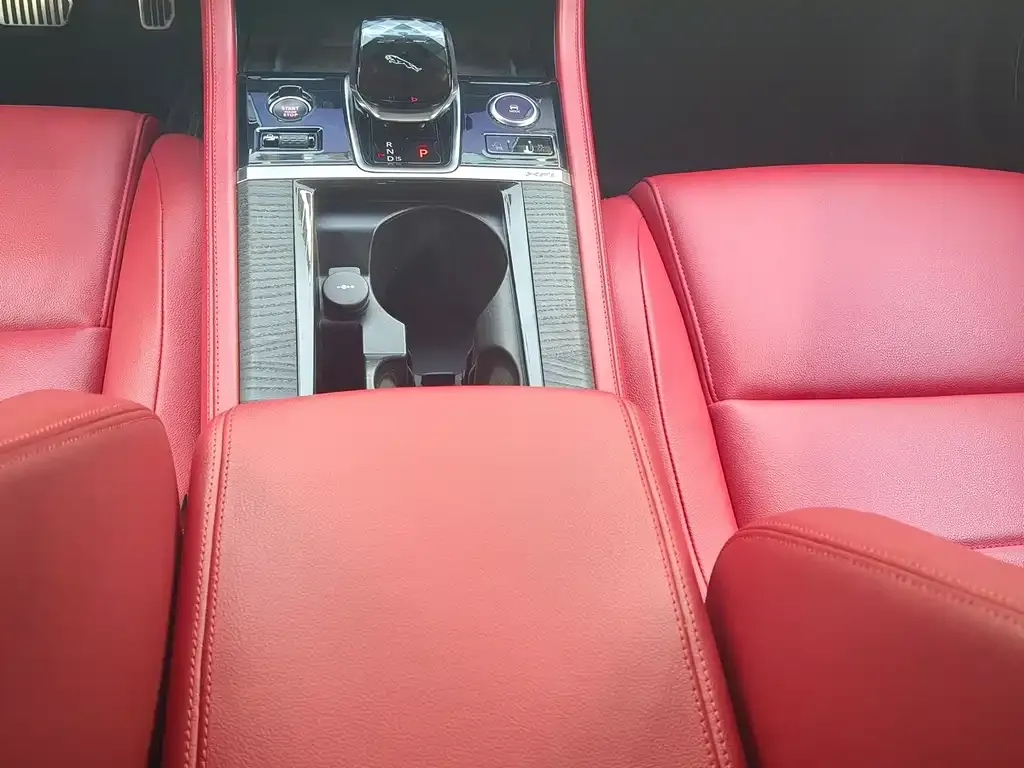 Jaguar XFL 2022 из CN, фото 8