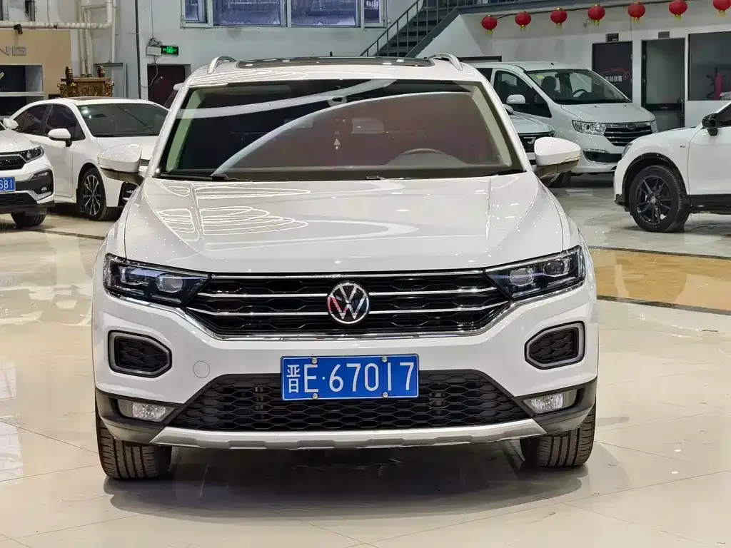 Volkswagen T-Roc — фото 1