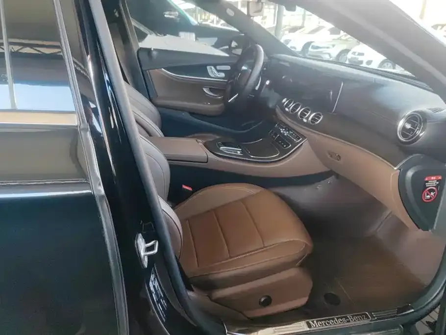 Mercedes-Benz E-Class 2022 из CN, фото 2