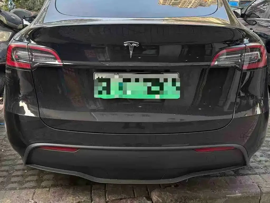 Tesla Model Y — фото 4