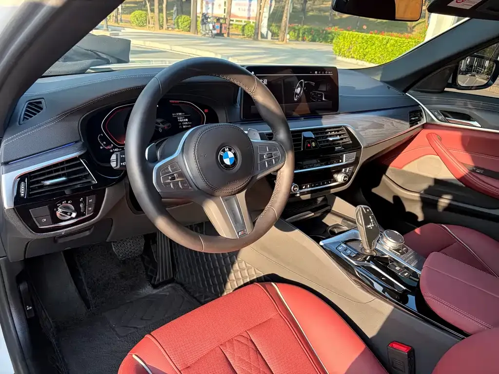 BMW 5 Series — фото 5