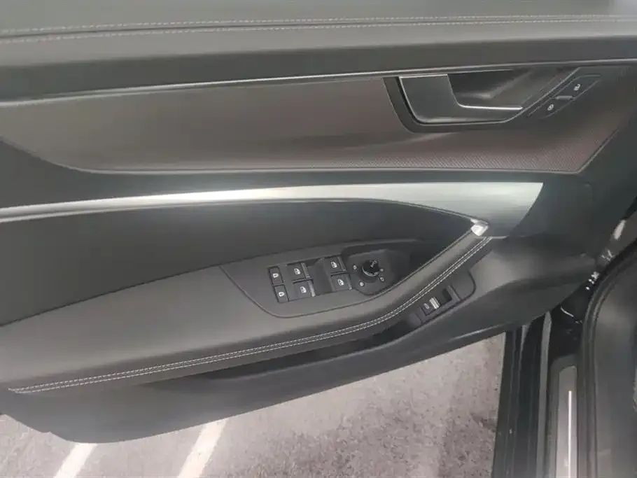 Audi A6L 2021 из CN, фото 10