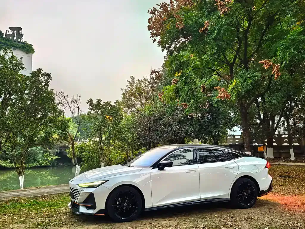 Changan UNI-V 2023 из CN, фото 1