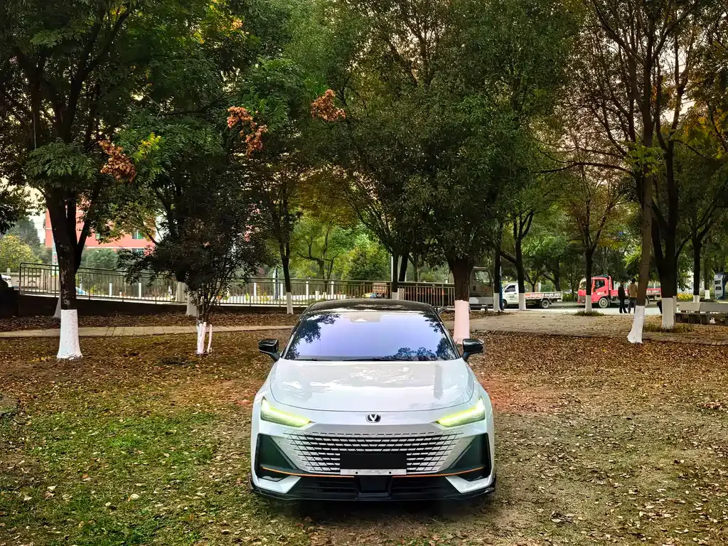 Changan UNI-V 2023 из CN, фото 2