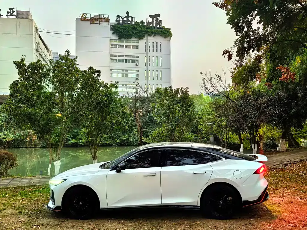 Changan UNI-V 2023 из CN, фото 4