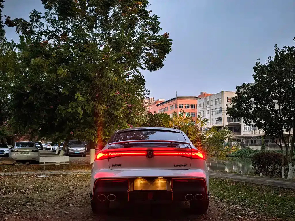 Changan UNI-V 2023 из CN, фото 6
