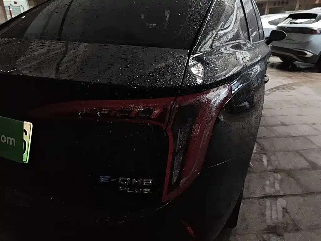 Hongqi E-QM5 — фото 10