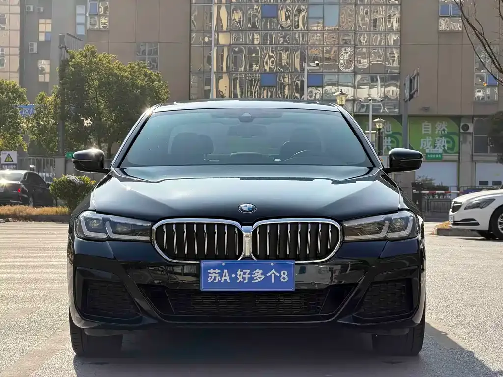 BMW 5 Series — фото 5
