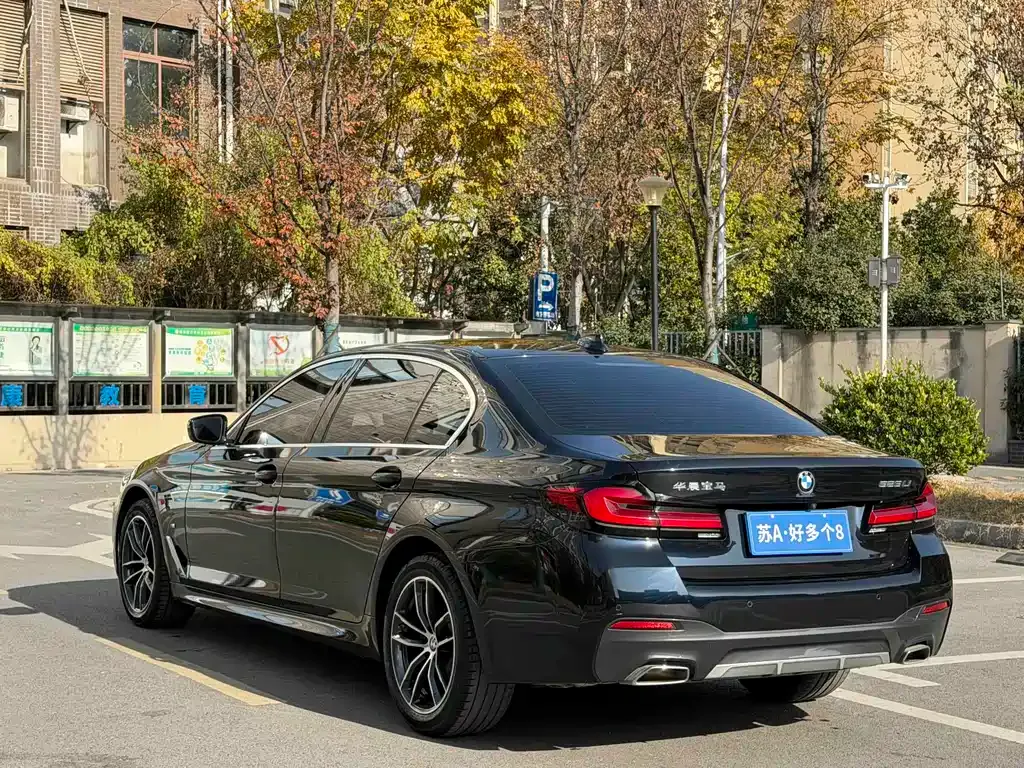 BMW 5 Series — фото 9
