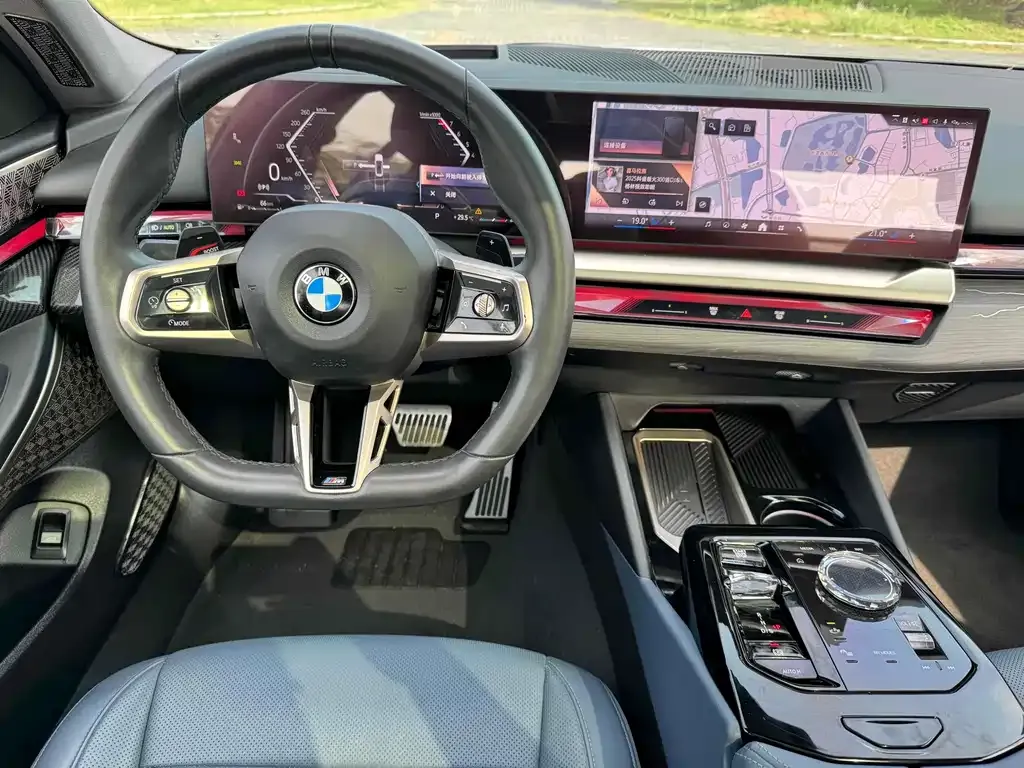 BMW 5 Series 2024 из CN, фото 4