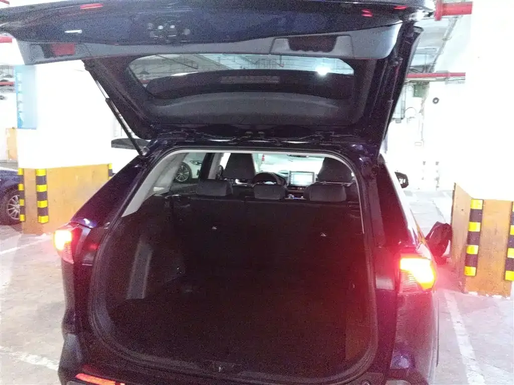 Toyota RAV4 2022 из CN, фото 9