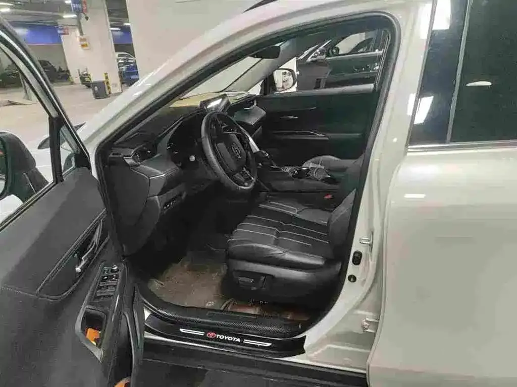 Toyota Venza 2023 из CN, фото 4