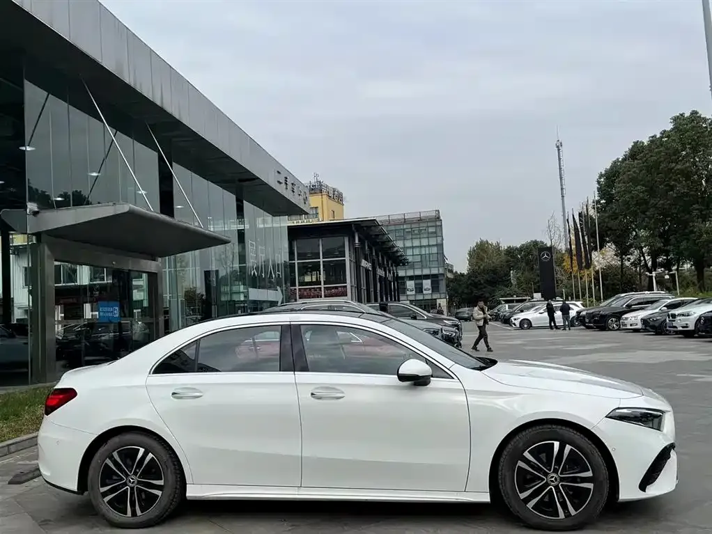 Mercedes-Benz A-Class 2023 из CN, фото 8