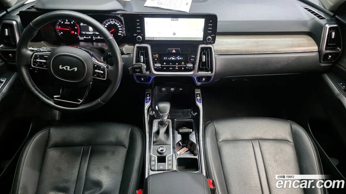 Kia Sorento — фото 9