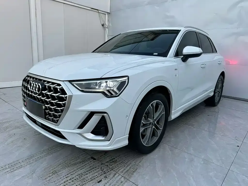 Audi Q3 2024 из CN, фото 1