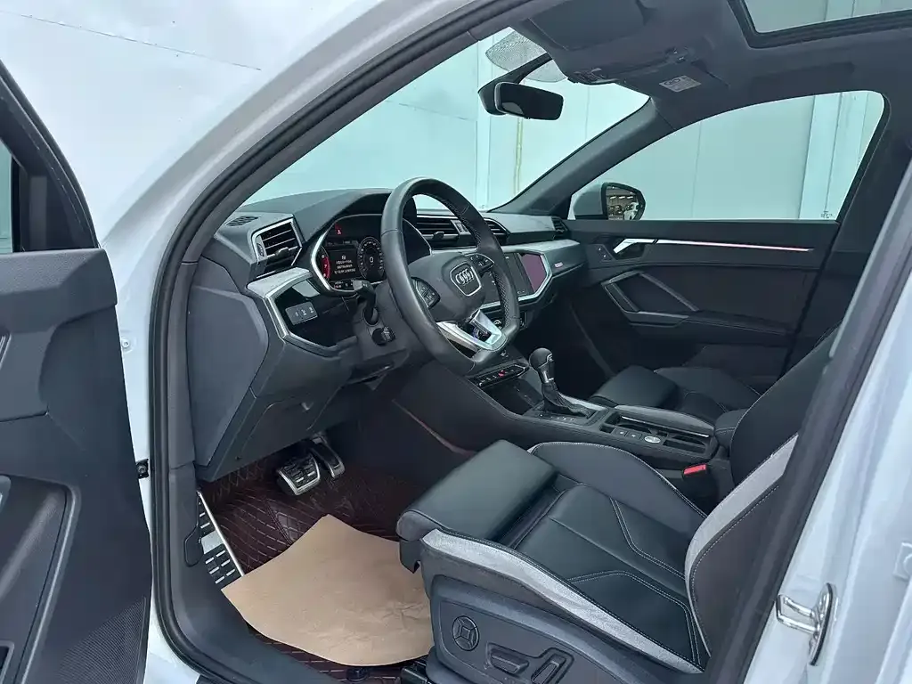 Audi Q3 2024 из CN, фото 8
