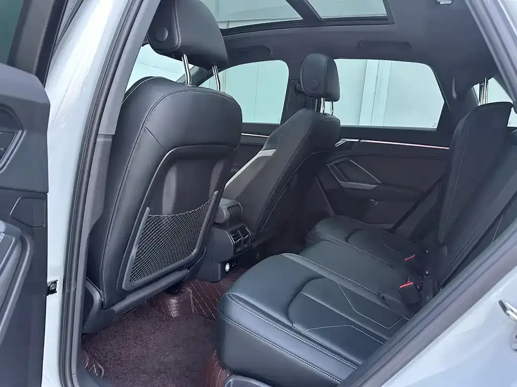 Audi Q3 2024 из CN, фото 9