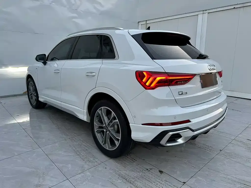 Audi Q3 2024 из CN, фото 3