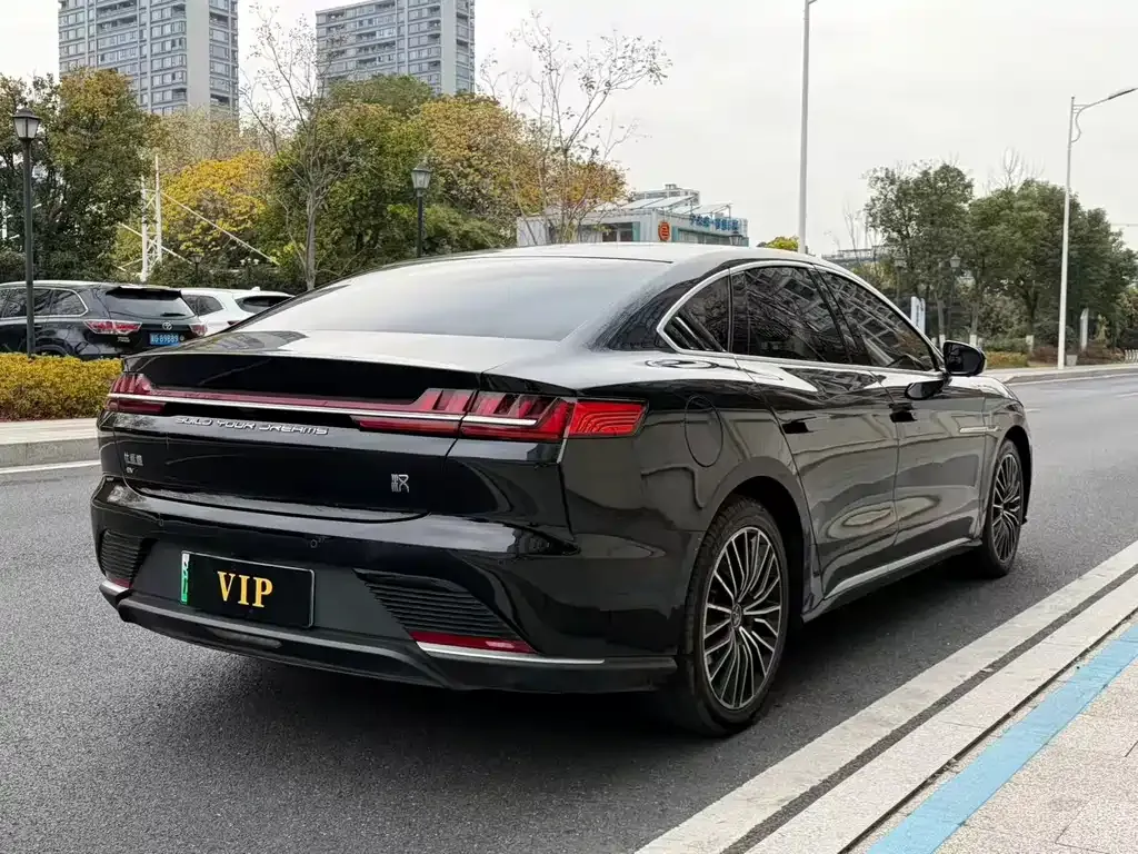 BYD Han — фото 10
