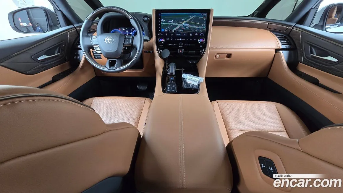 Toyota Alphard — фото 10