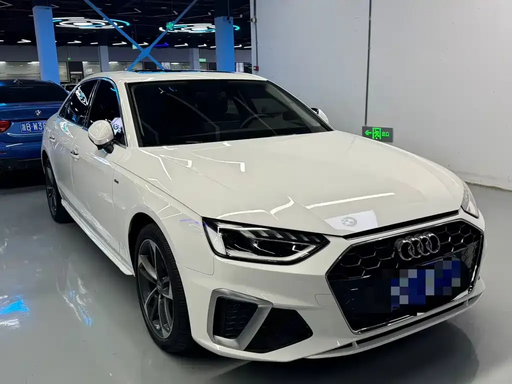 Audi A4L 2024 из CN, фото 8