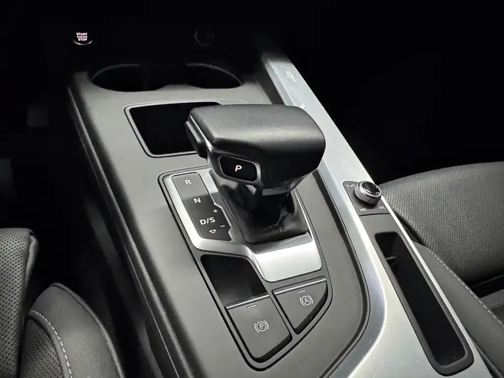 Audi A4L 2024 из CN, фото 5