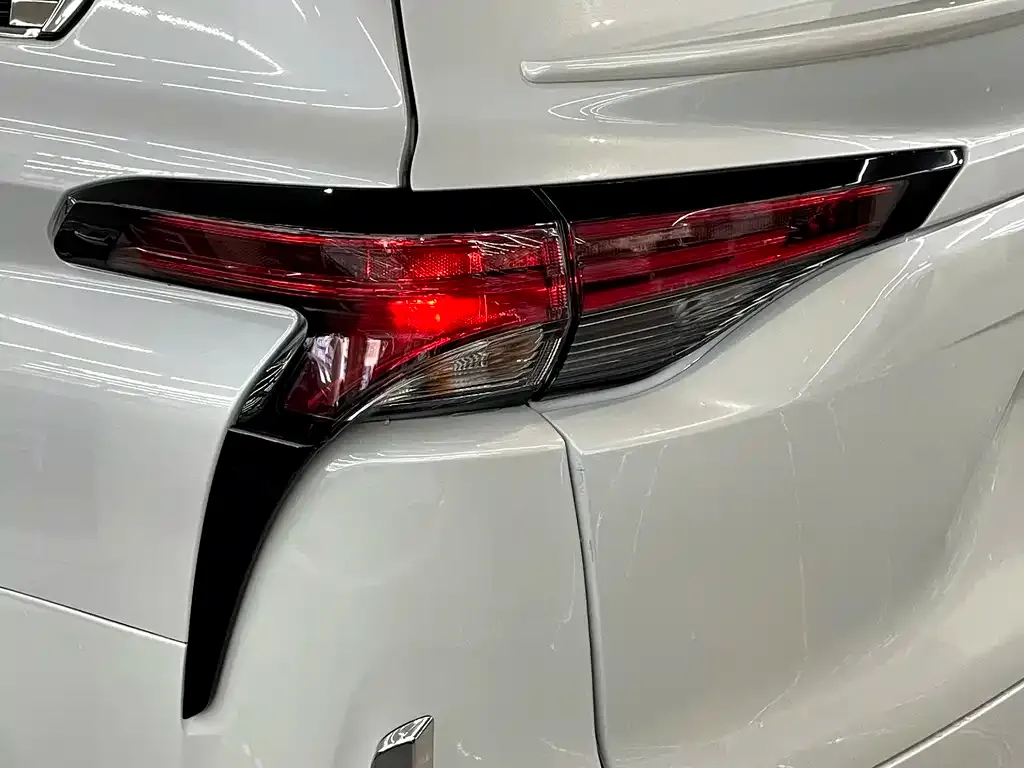 Toyota Sienna 2025 из CN, фото 3