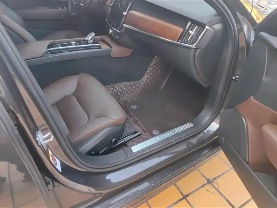 Volvo S90 2023 из CN, фото 5