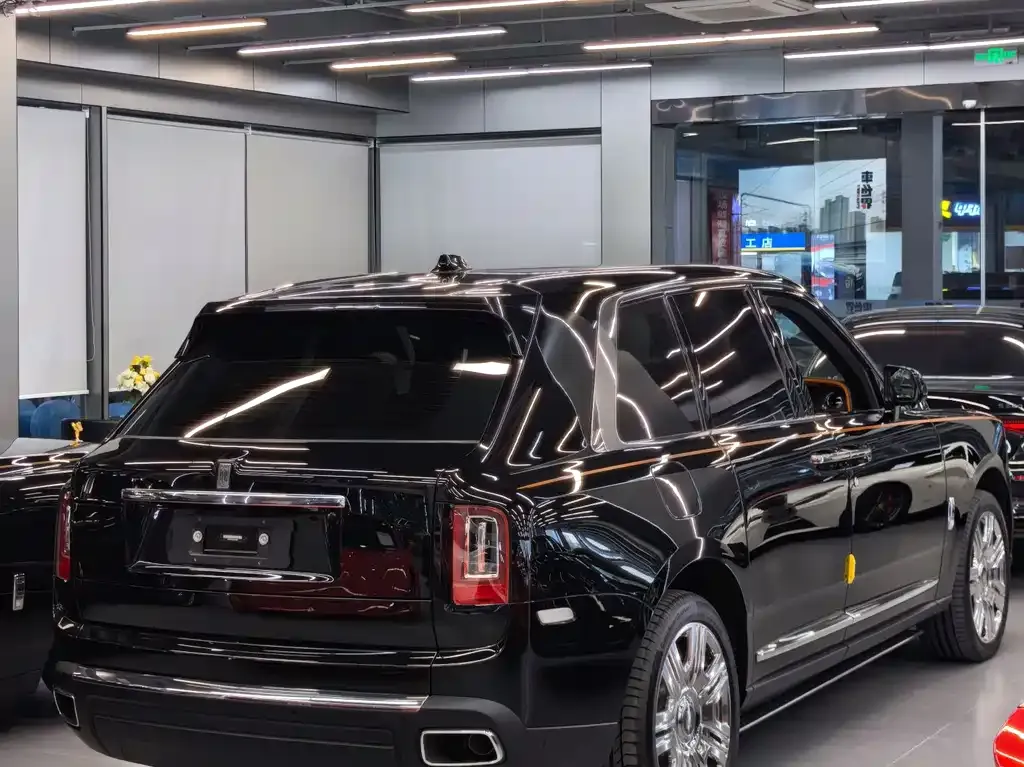 Rolls-Royce Cullinan 2024 из CN, фото 8