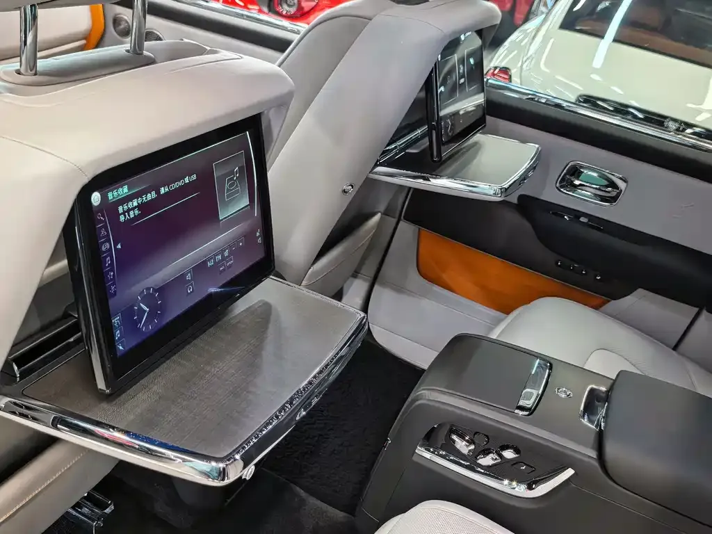 Rolls-Royce Cullinan 2024 из CN, фото 4