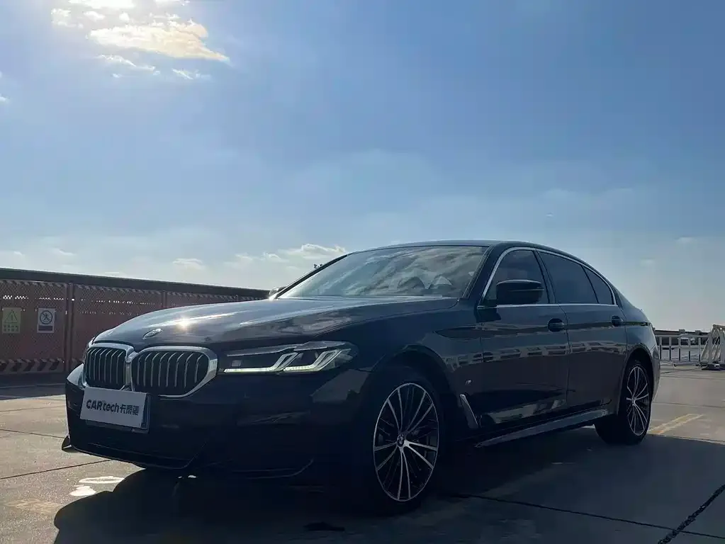 BMW 5 Series — фото 1