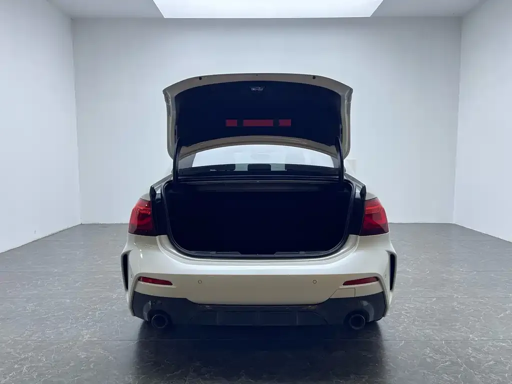 BMW 1 Series 2023 из CN, фото 5