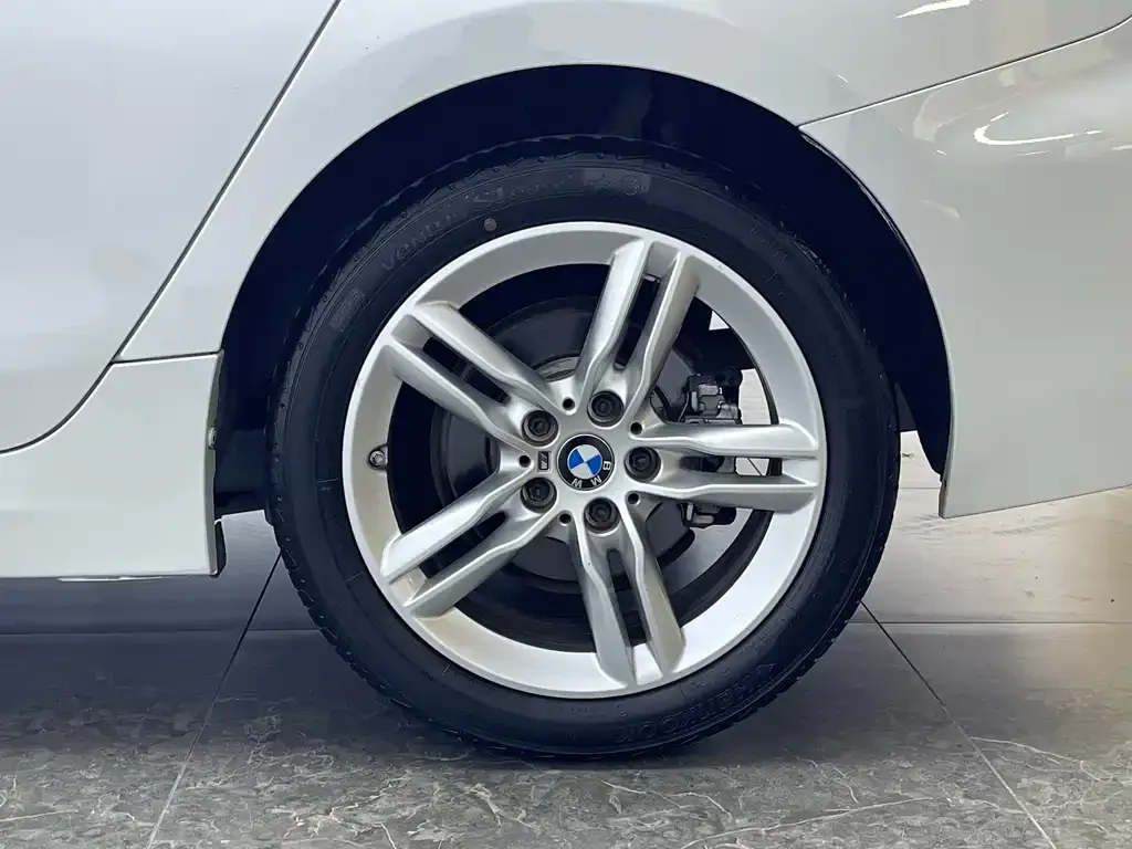 BMW 1 Series 2023 из CN, фото 7
