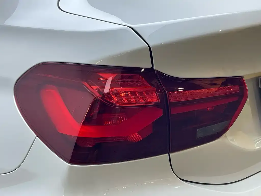 BMW 1 Series 2023 из CN, фото 9