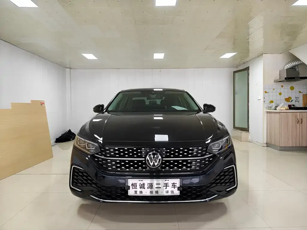 Volkswagen Passat 2023 из CN, фото 2