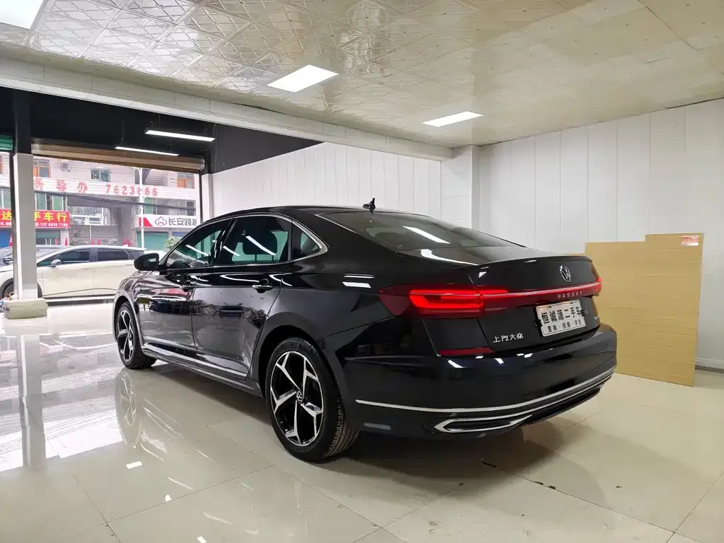 Volkswagen Passat 2023 из CN, фото 5