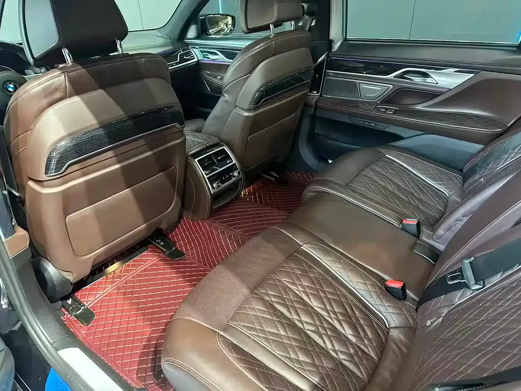 BMW 7 Series 2021 из CN, фото 9