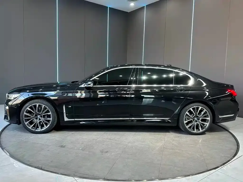 BMW 7 Series 2021 из CN, фото 3