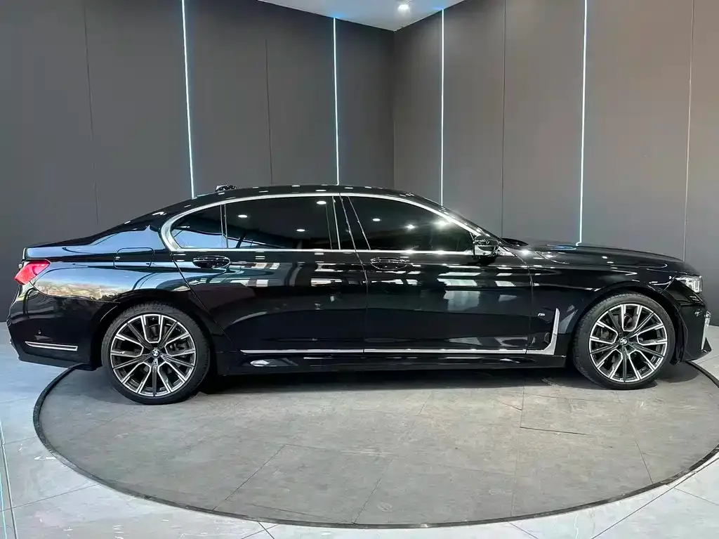 BMW 7 Series 2021 из CN, фото 4