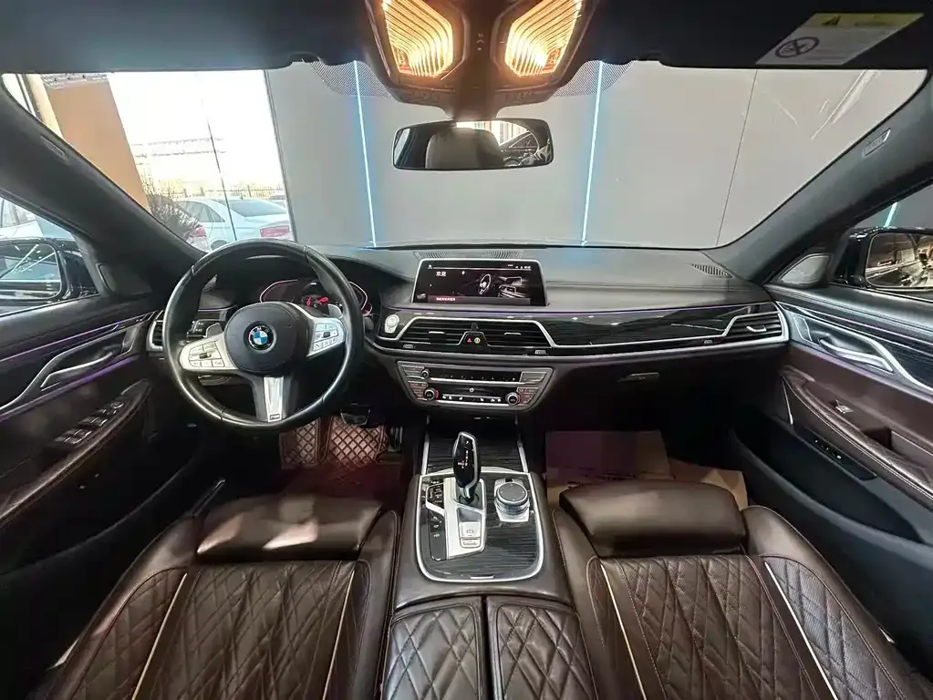 BMW 7 Series 2021 из CN, фото 10