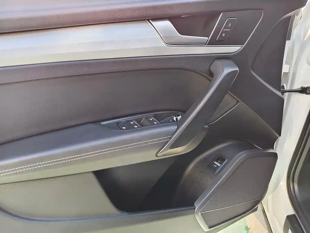 Audi Q5L 2021 из CN, фото 5