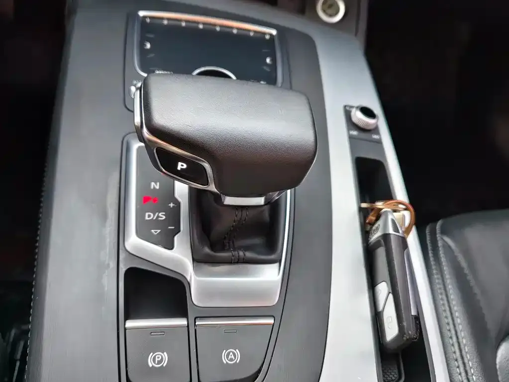 Audi Q5L 2021 из CN, фото 2