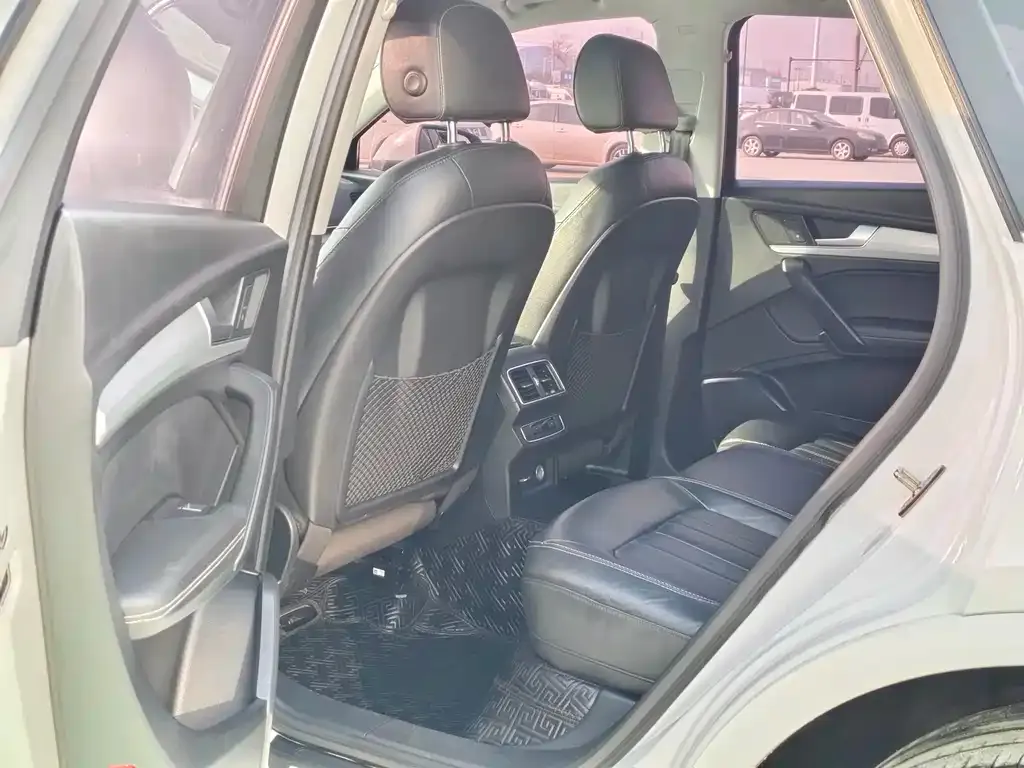 Audi Q5L 2021 из CN, фото 6